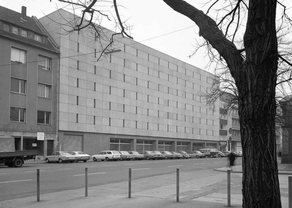 Das Anfang der 70er Jahre erbaute Stadtarchiv Kln galt einst als Vorzeigebau unter den Archivgebuden.