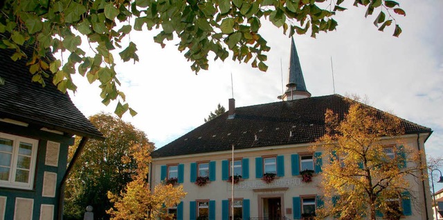 Vrstettens Whler entscheiden, wer knftig im schmucken Rathaus Platz nimmt.  | Foto: Frank Kiefer