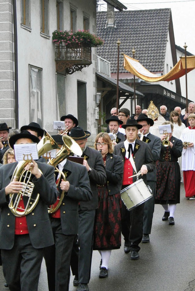 Prozession zu Ehren der Heiligen Ursula in hlingen.  | Foto: Birgit Rde