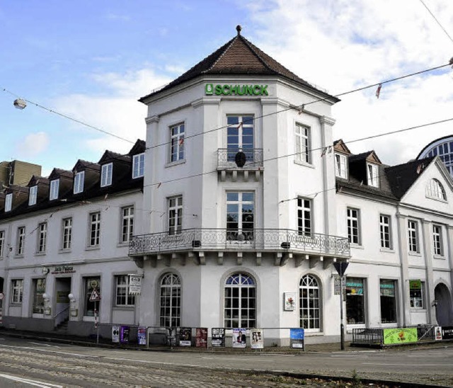 Das Schunck-Haus am Siegesdenkmal (lin...ae/ Niemensstrae sind zu verkaufen.   | Foto: Thomas Kunz