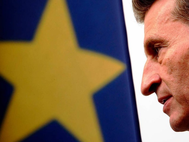 Die EU ruft: Gnter Oettinger gibt sei...nd geht als EU-Kommissar nach Brssel.  | Foto: dpa