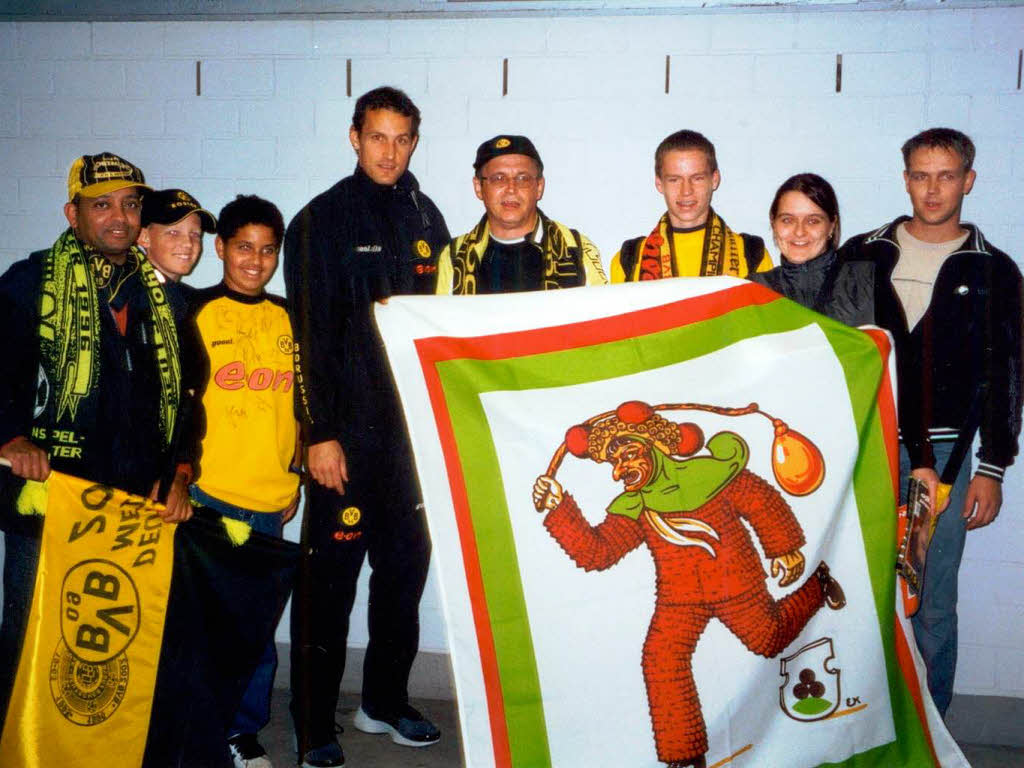 Fans aus Elzach treffen 2002 Heiko Herrlich.