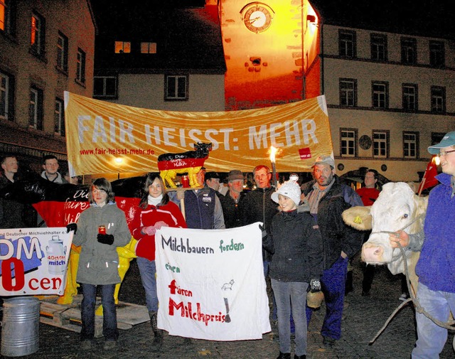 Friedlicher Protestzug durch die Villi...reisvorsitzender Andreas Schleicher.    | Foto: Oehl
