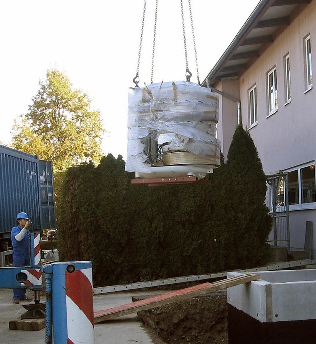 Zwlf Tonnen  schwere  High-Tech-Mediz...mograph frs Sigma-Zentrum geliefert.   | Foto: stefan sahli