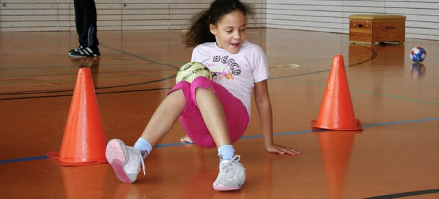 Geschicklichkeit und Ballgefhl beweis...ierten Handballtag in der Mhlinhalle.  | Foto: Martina Faller