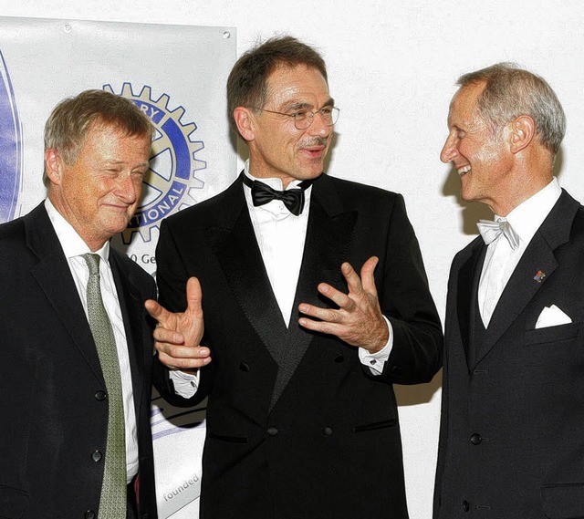 Festredner Hans-Ulrich Jrges, Prside...rikt Governor Karl Steidle im Gesprch  | Foto: privat