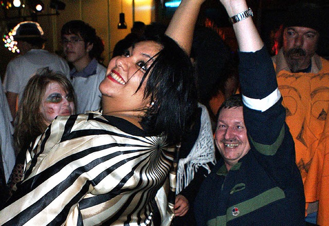 Leo-Clubprsidentin Leyla Kkner genie...alloween-Disco im Markus-Pflger-Heim.  | Foto: laux
