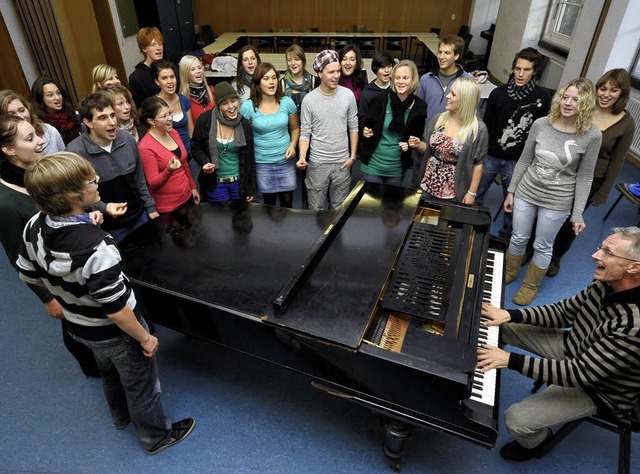 Viele Schulen, die gleiche Musikbegeis...vent in der Aula des Goethegymnasiums   | Foto: Kunz