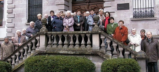 Der Jahrgang 1938/1939 hatte in Schna...innerungsfoto auf die Rathaustreppe.    | Foto: Karin Maier