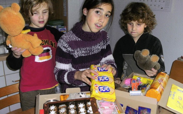 Bedrftigen Kindern eine Freude zu mac...chen Organisation &#8222;Adra&#8220;.   | Foto: BZ