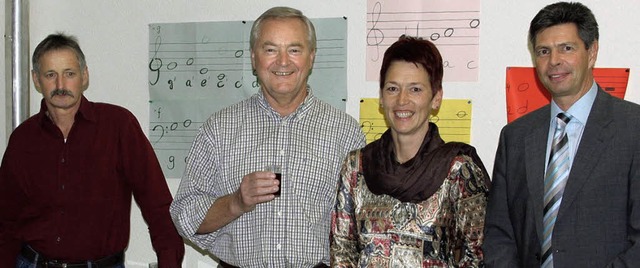 berraschung: Das Dorf mit Ute Zeh an ..., rechts Brgermeister Christof Nitz.   | Foto: Hans-Jrgen Hege