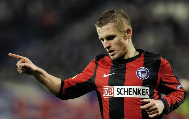 Er trifft wieder und Hertha BSC gewinn...ek nach seinem  Siegtor in Heerenveen   | Foto: dpa