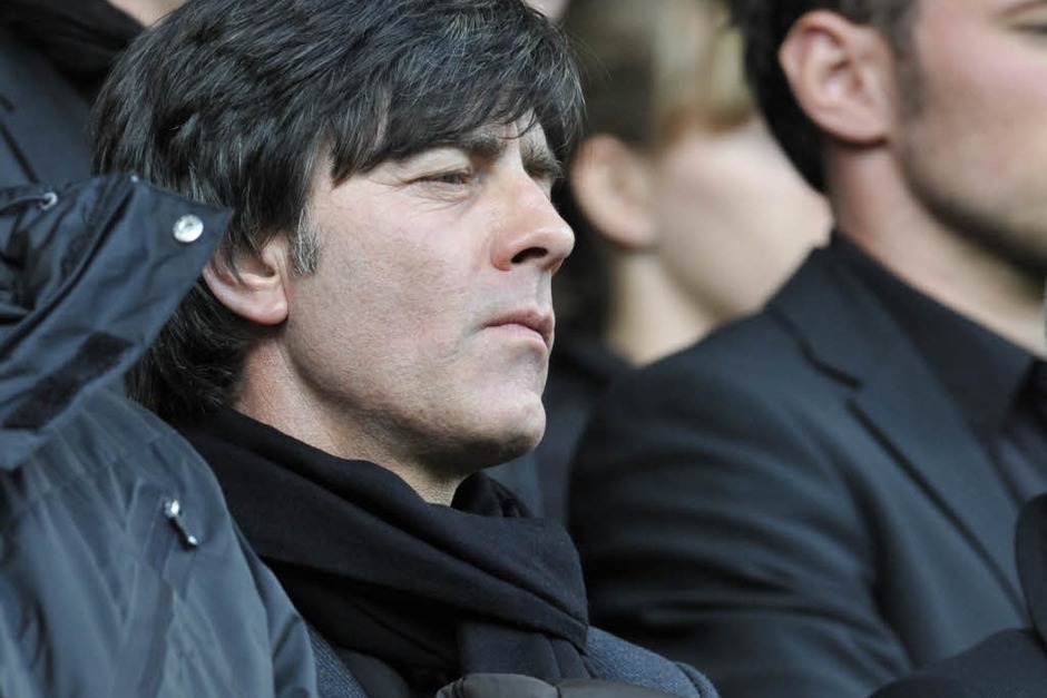 Auch Bundestrainer Joachim Löw – ein ehemaliger SC-Spieler – war unter den Trauergästen. (Foto: dpa) Auch Bundestrainer Joachim Löw – ein ehemaliger SC-Spieler – war unter den Trauergästen. (Foto: dpa)