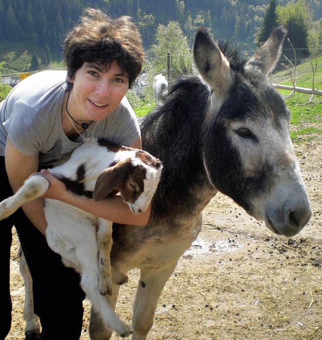Wo Anja Kaiser ist, mssen auch Tiere ...n schaffte ihretwegen Esel Sandro an.   | Foto: privat/blum