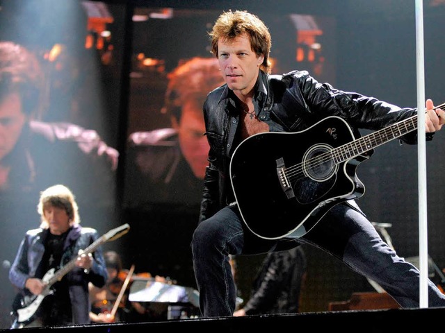 Bon Jovi live und rockend.  | Foto: dpa