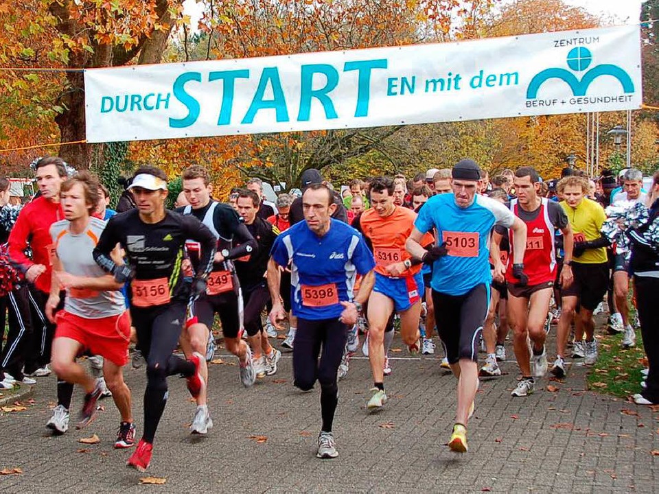 2800 Läufer im Alter von zwei bis 91 J...auf des Zentrums Beruf und Gesundheit.  | Foto: Susanne Müller