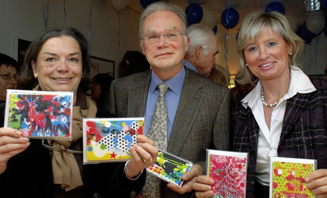 Jutta Spinner (l.),   Jens-Uwe Folkens...s in der Adventszeit verkauft werden.   | Foto: Gertrude Siefke