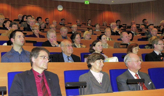 Rund 200 Interessierte begaben sich be...rtrag auf bisher unbekanntes Terrain.   | Foto: BEATHALTER