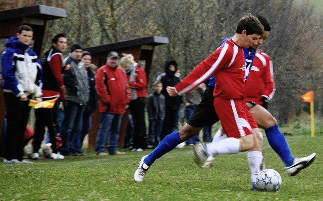 Bei frostigen Temperaturen liefen die ...Mhringen hei und gewannen  mit 5:0.   | Foto: Ruoff