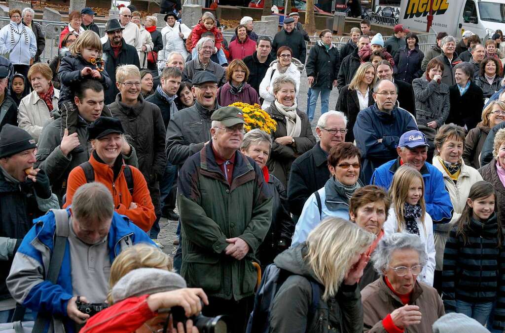 Musik und Comedy auf dem Marktplatz