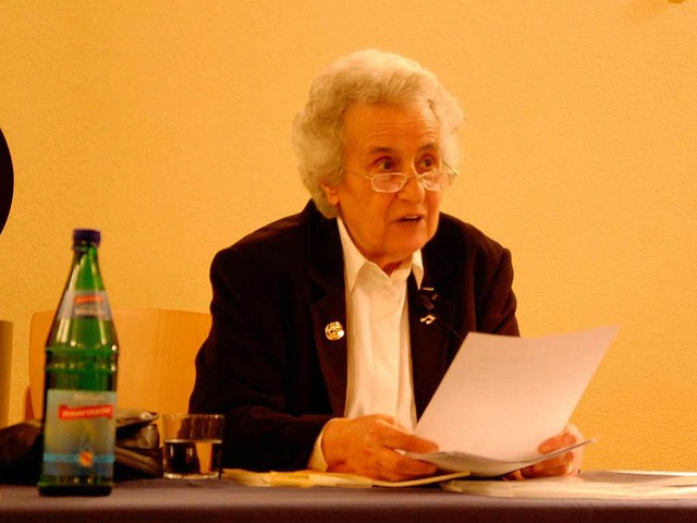 Anita Lasker-Wallfisch las in der Brei...r Spitalkriche aus ihren Erinnerungen.  | Foto: Kai Kricheldorff