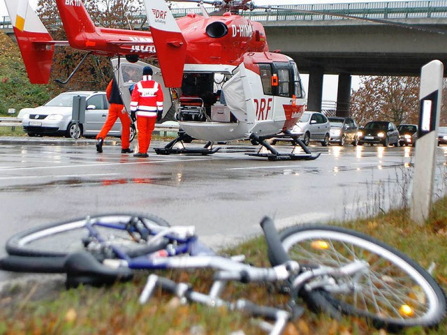 Ein Rettungshubschrauer flog den schwe...Jungen in die Uniklinik nach Freiburg.  | Foto: Heidi Foessel