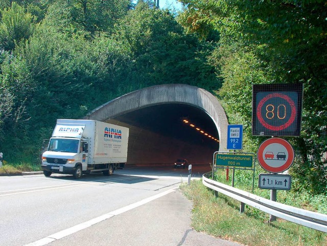 Am Hugenwaldtunnel wird heute, 10. November, der Verkehr gezhlt.  | Foto: Bernd Fackler