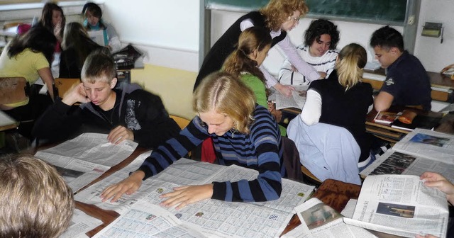 Jugend liest Zeitung: eine Klasse am GSG.   | Foto: Jessica Gerspacher