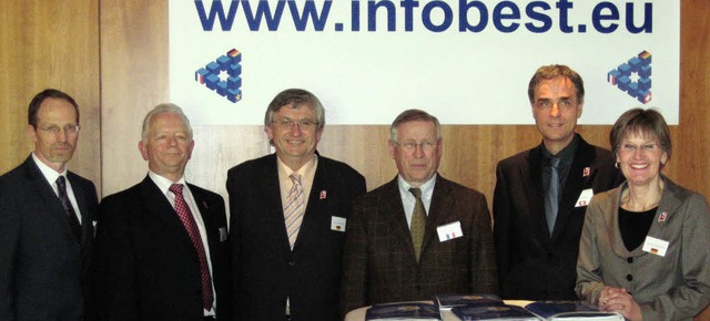 Internetauftritt von Infobest  vereinb...dt), Landrtin Dorothea Strr-Ritter    | Foto: Landratsamt