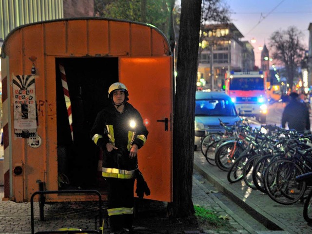 Bauwagen an der Bertoldstrae: Hier strmte am Mittwochabend Gas aus.  | Foto: Michael Bamberger