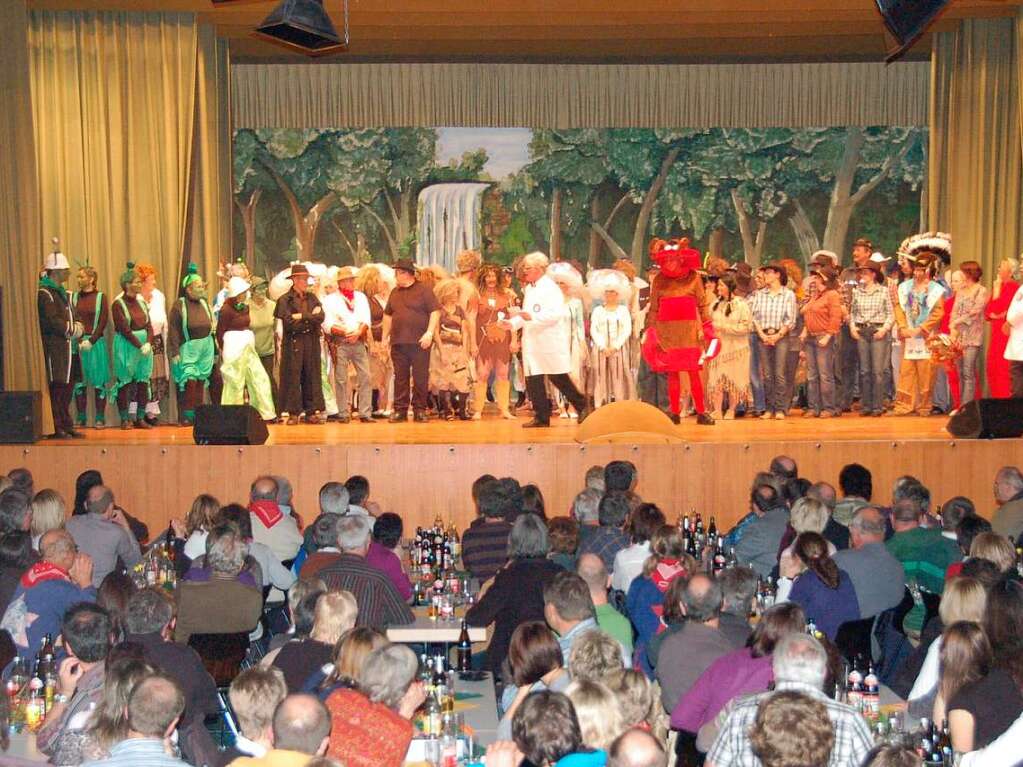 Impressionen vom Unterhaltungsprogramm der Pflumeschlucker am 11.11 in der Bonndorfer Stadthalle.