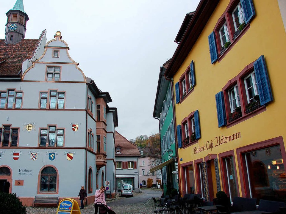 In einem Nachbargebude zum Rathaus (r...tbauamt sein Zwischenquartier bezogen.  | Foto: Markus Donner