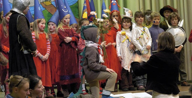 Szene aus der Auffhrung &#8222;Ritter...rotz&#8220; im Staufener Martinsheim.   | Foto: Bernhard Seitz