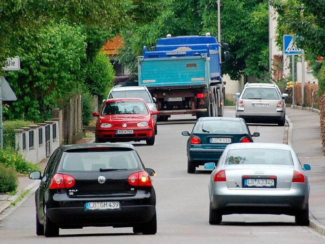 Das soll es nicht mehr geben: Kieslaster, die durch Mrkt fahren  | Foto: Hannes Lauber