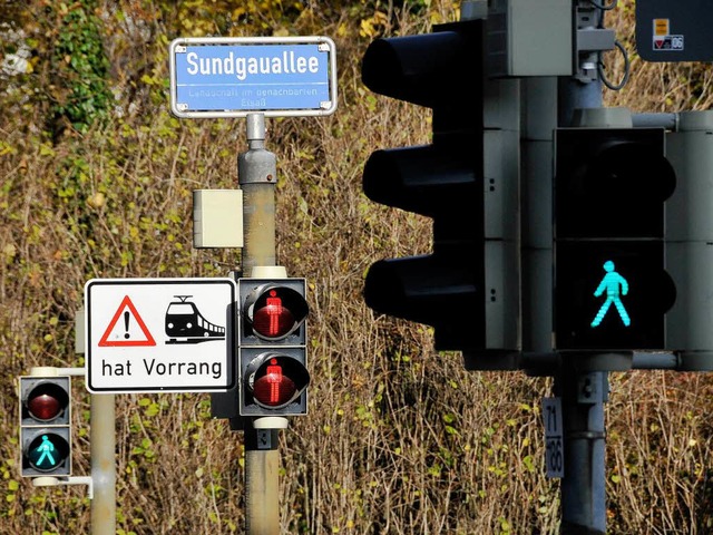 Fugnger-Ampeln gibt es  fr die Auto...Richtung Stadtmitte am Bischofskreuz.   | Foto: Ingo Schneider