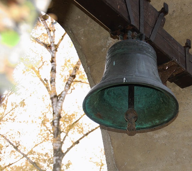 Die Glocke am Ehrenmal fr die Kriegst...trmchen der St.-Margarethen-Kapelle.   | Foto: Gabriele Babeck-Reinsch