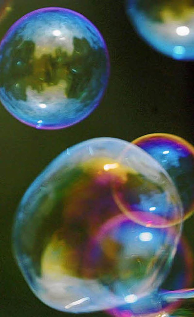 Zerbrechlich wie Seifenblasen sind die...nungen auf  ppige Steuereinnahmen.     | Foto: ddp