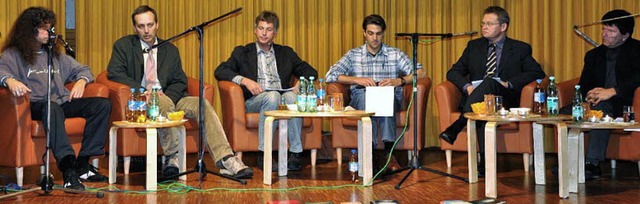 Diskutierten ber  Nahtod-Erfahrungen ...omacker und  Andreas Korol (von links)  | Foto: ANTJE DRSE