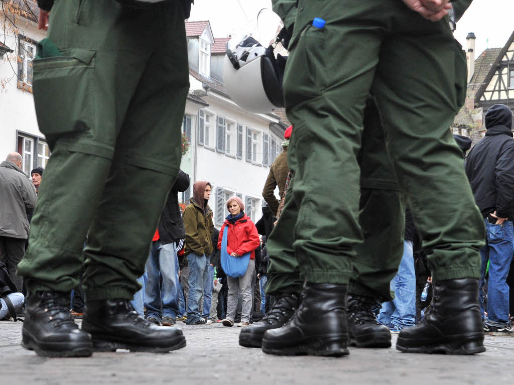 Polizei stoppt Antifa-Demo in Freiburg