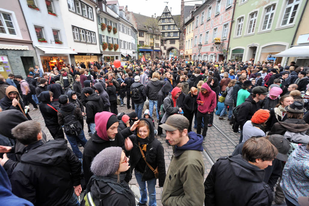 Polizei stoppt Antifa-Demo in Freiburg