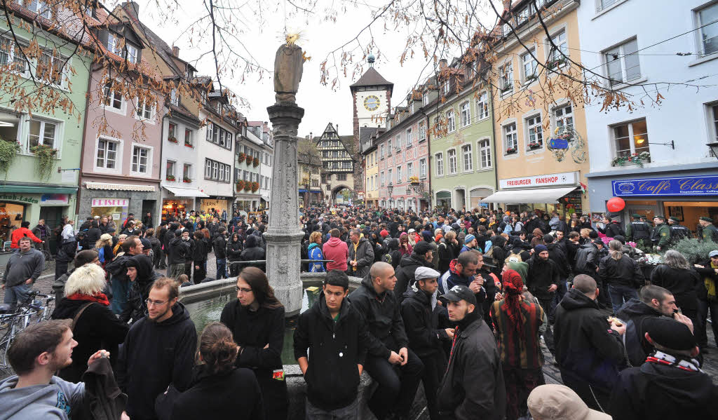 Polizei stoppt Antifa-Demo in Freiburg