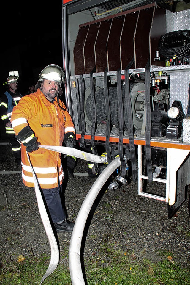 550 Meter Schlauch mussten bis zum Hydranten verlegt werden.  | Foto: Wilfried Dieckmann