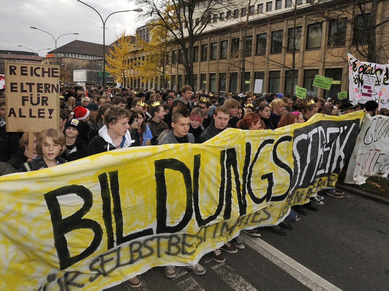 Studenten und Schüler demonstrieren in Freiburg Freiburg
