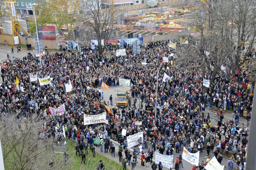 Protestzug durch Freiburg.  | Foto: Ingo Schneider