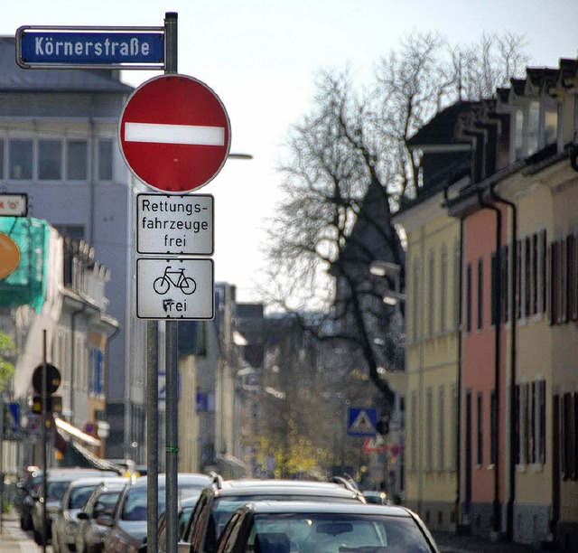 Vor allem an der  fr den Verkehr in R...talstrae scheiden sich die Geister.    | Foto: Trenz