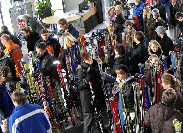 Bewegung ist alles, ob  auf vier Rder...t es beim Skibasar jedes Jahr  rund.    | Foto: Ski-Club Maulburg