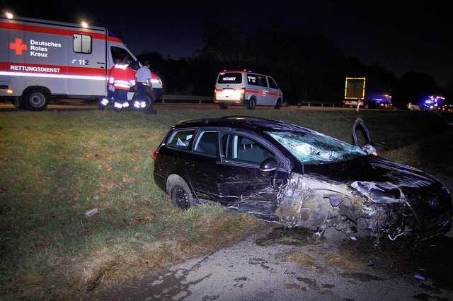 Bei einem Unfall auf der B 31 bei Lffingen ist ein Autofahrer verletzt worden.   | Foto: Martin Ganz
