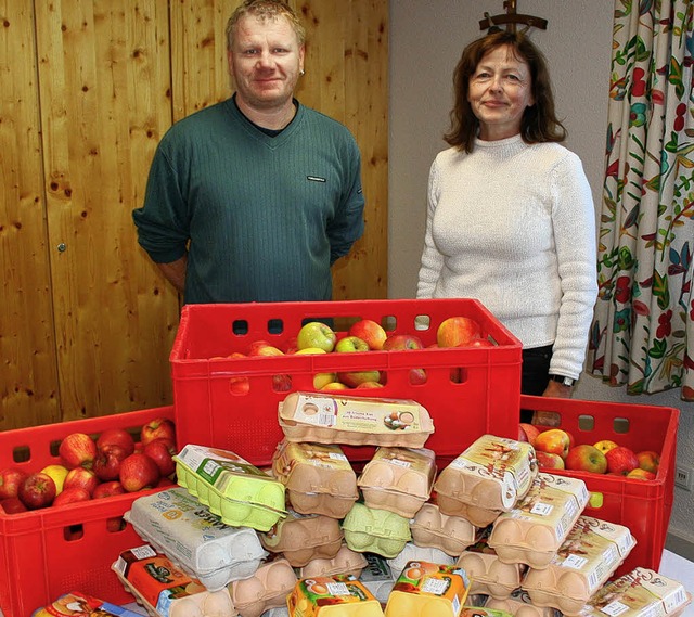 Helios-Kchenchef Bernd Cianchy und Ur...en sich ber 236 pfel und 260 Eier.    | Foto: Georg Auer