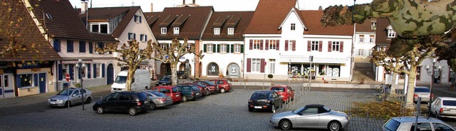 Blumenplatz und Ortskern von Kandern s...anz im Zeichen des Sptjahrmarktes.     | Foto: Frey