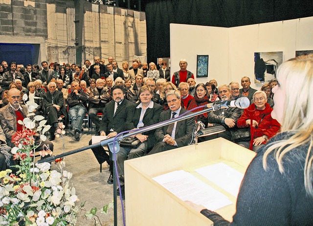 Die Hfinger Museumsleiterin Ariane Fa...Jahresausstellung der Knstlergilde.    | Foto: Vollmer